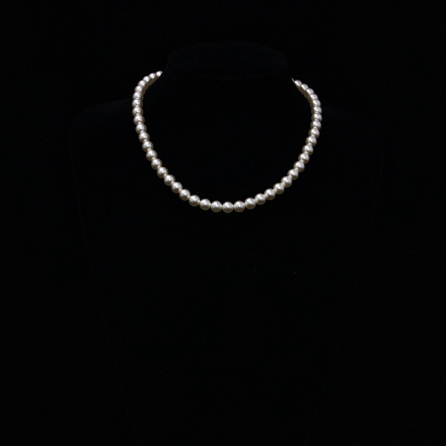 Classic White Shell Pearl Necklace