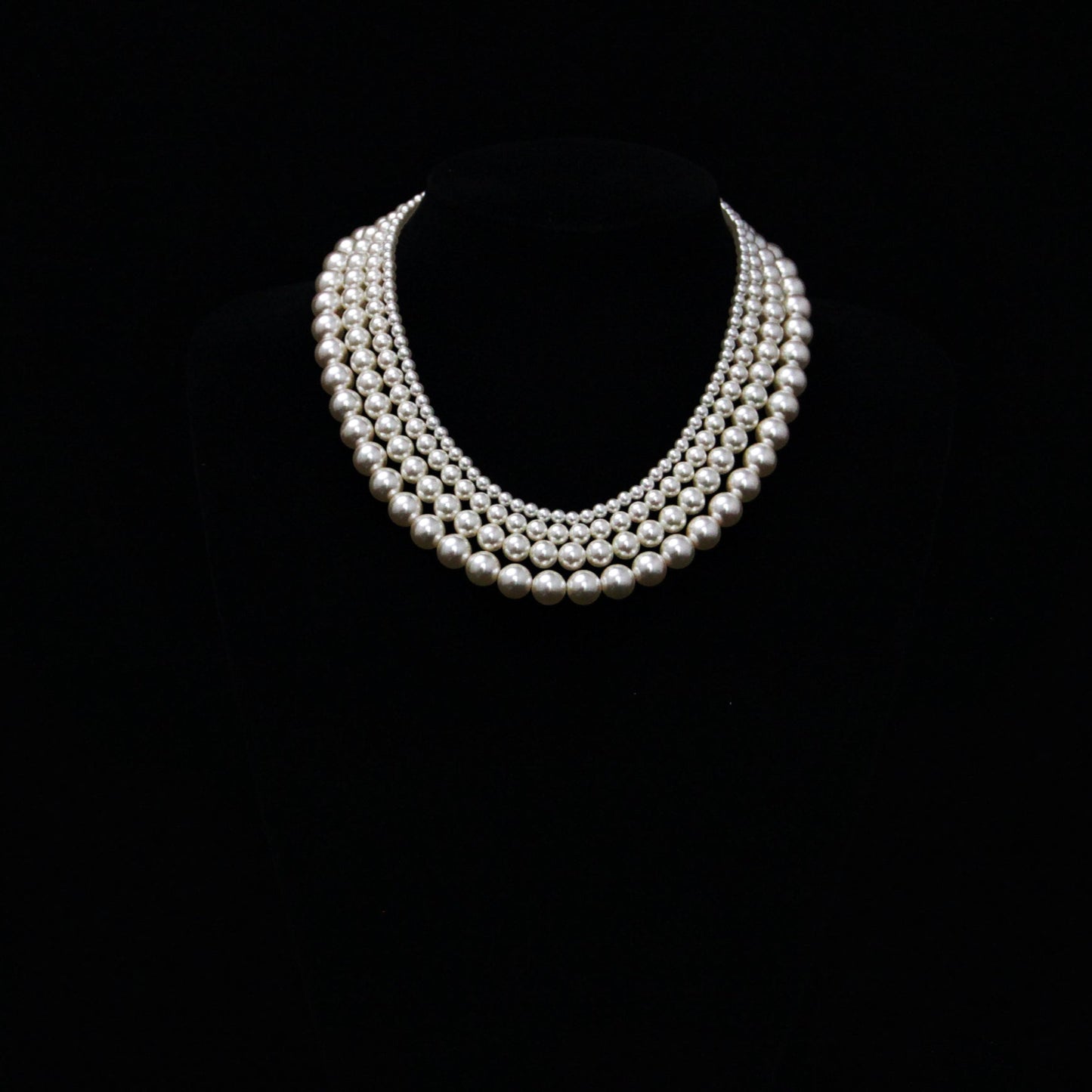 Classic White Shell Pearl Necklace