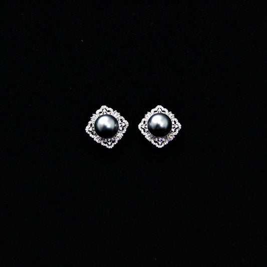 Lune Grise Stud Earrings