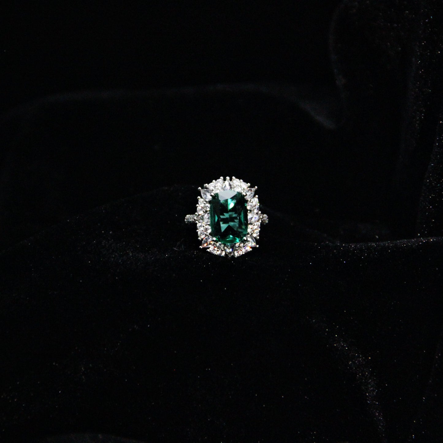 Sylvaine emerald Ring