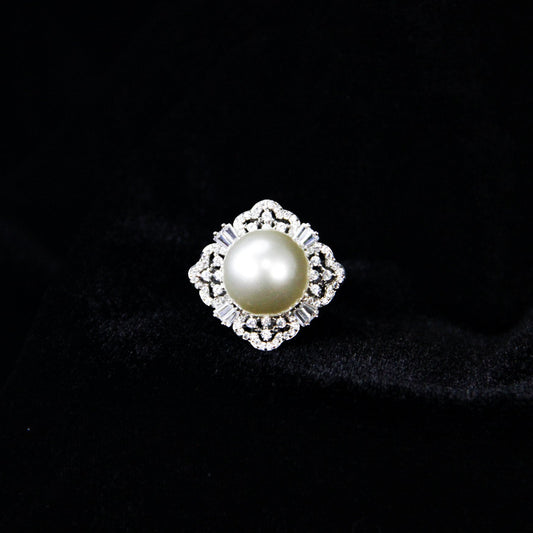 Lune Blanche Ring