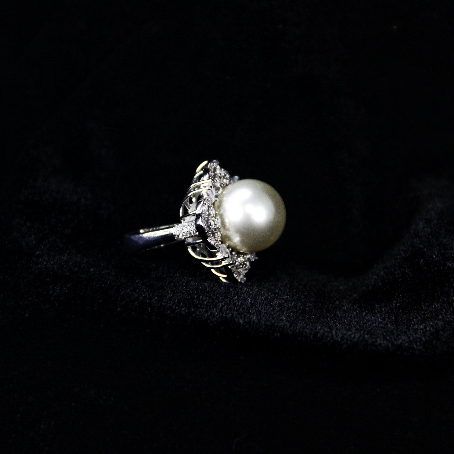 Lune Blanche Ring