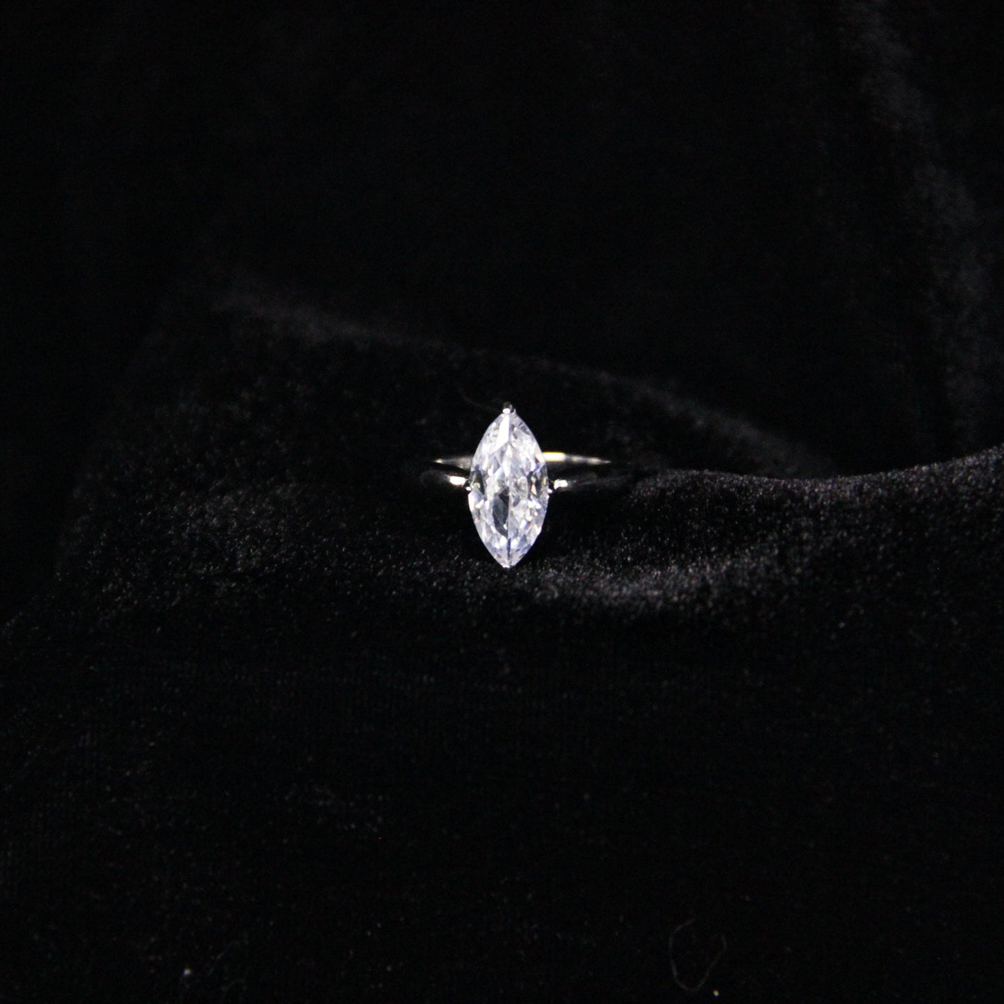 Luna Marquise ring